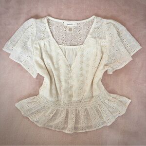 shoujo-like cream frilly top 🍦